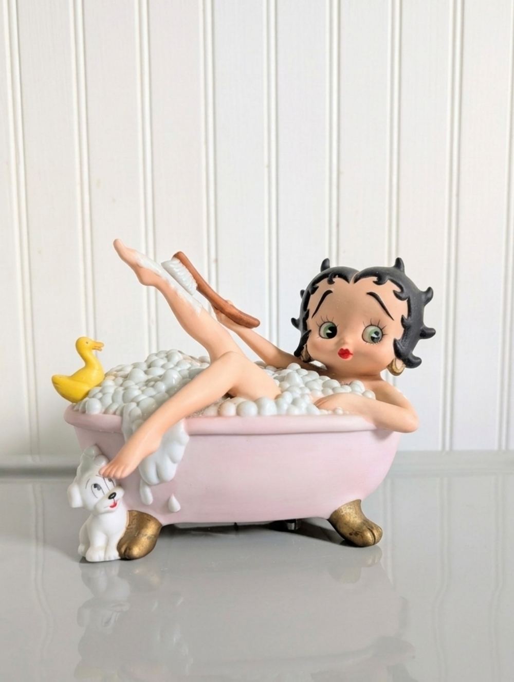 Betty Boop Bubbles Bathtub Music Box 1997 Splish Splash Figurine